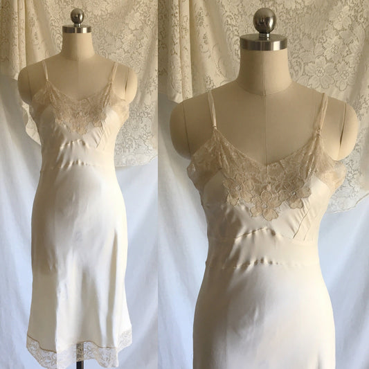 Vintage 1940's Slip | Ivory Rayon Satin with Lace & Floral Appliques | Lady Leonora | Size XS, 32 - Daggers & Dames