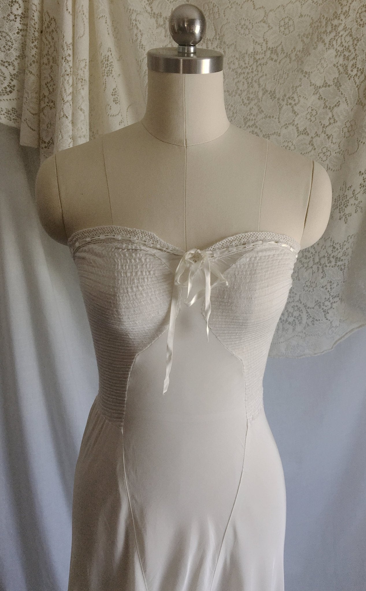 Vintage 1940's Slip | Ivory Rayon with Ribbon & Lace | Rare Year Rounder Slip by Mojud | Size S - Daggers & Dames