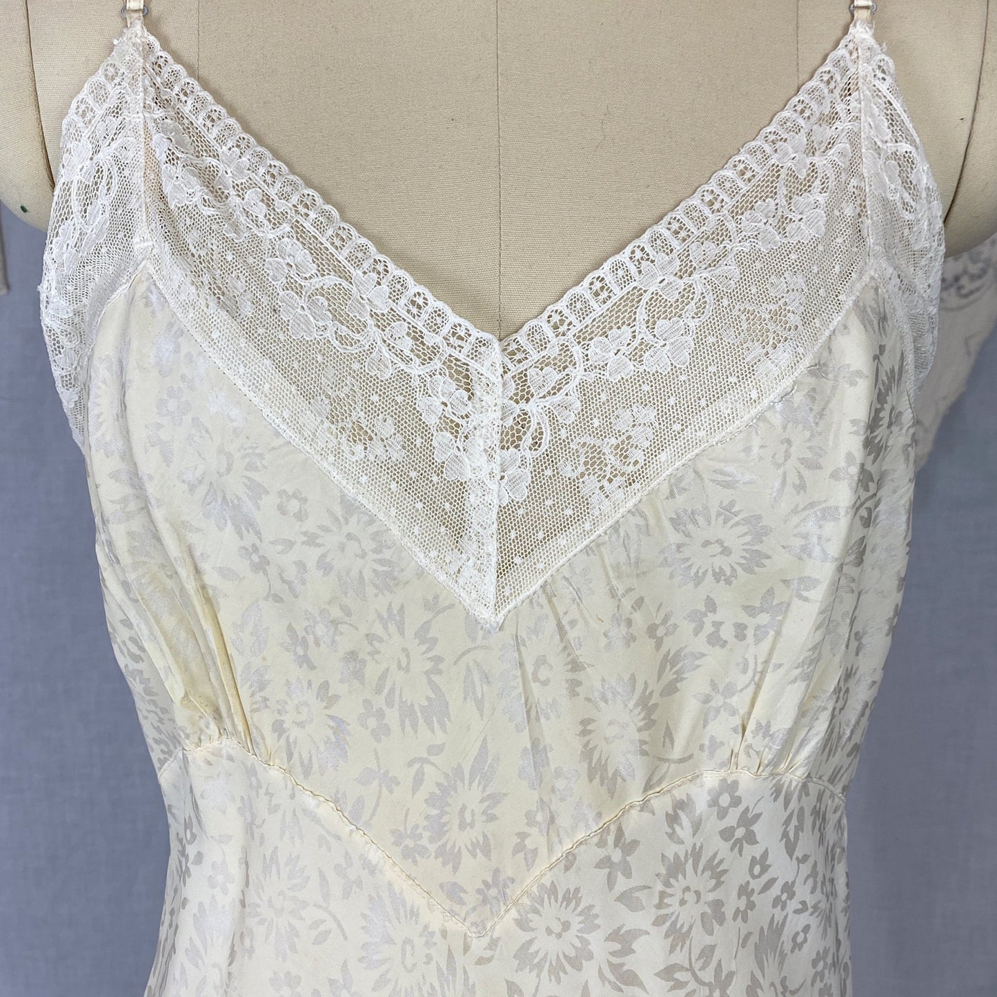 Vintage 1940's Slip | Pale Butter Yellow with Sheer White Floral Print Rayon Taffeta & Lace | Size M, LG - Daggers & Dames