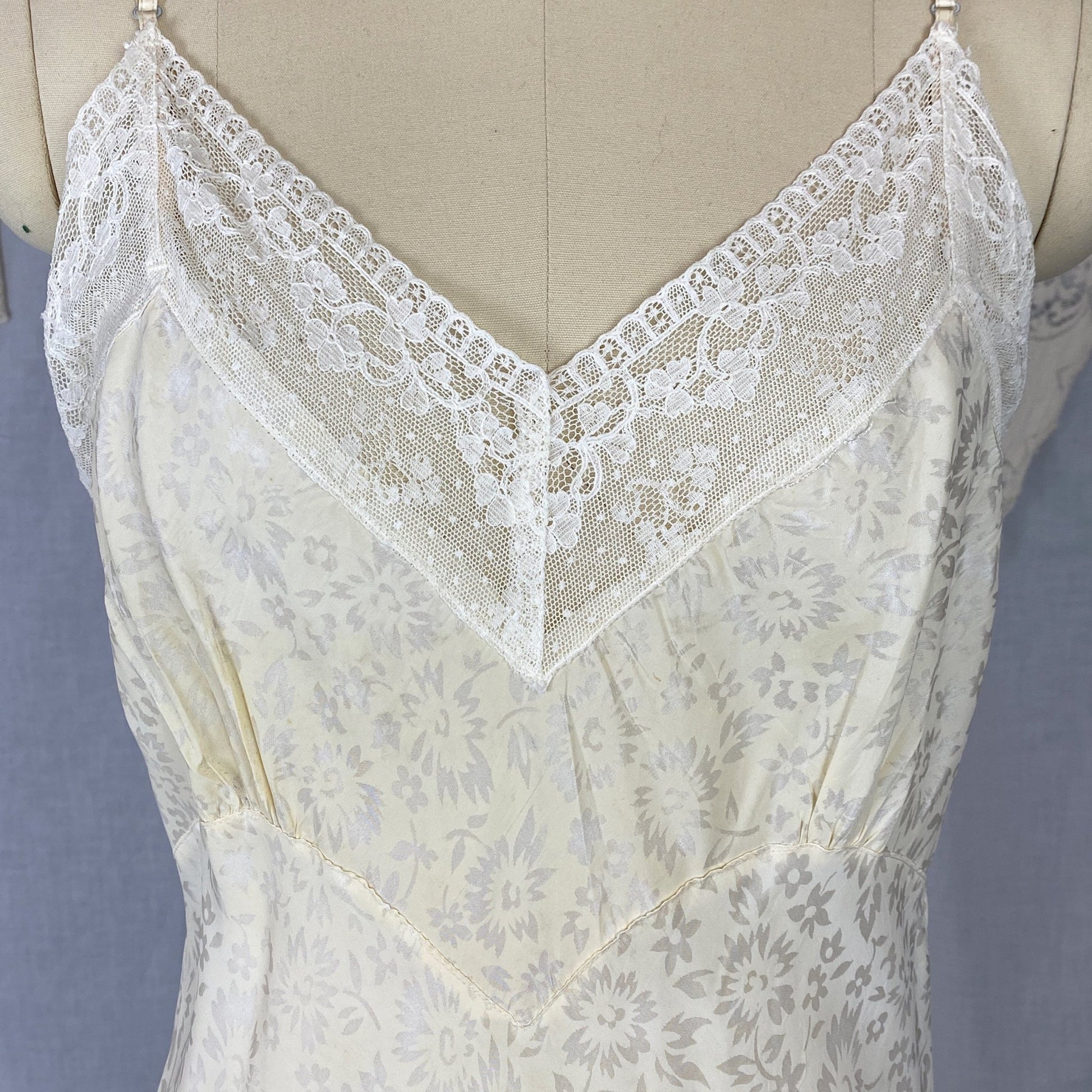 Vintage 1940's Slip | Pale Butter Yellow with Sheer White Floral Print Rayon Taffeta & Lace | Size M, LG - Daggers & Dames