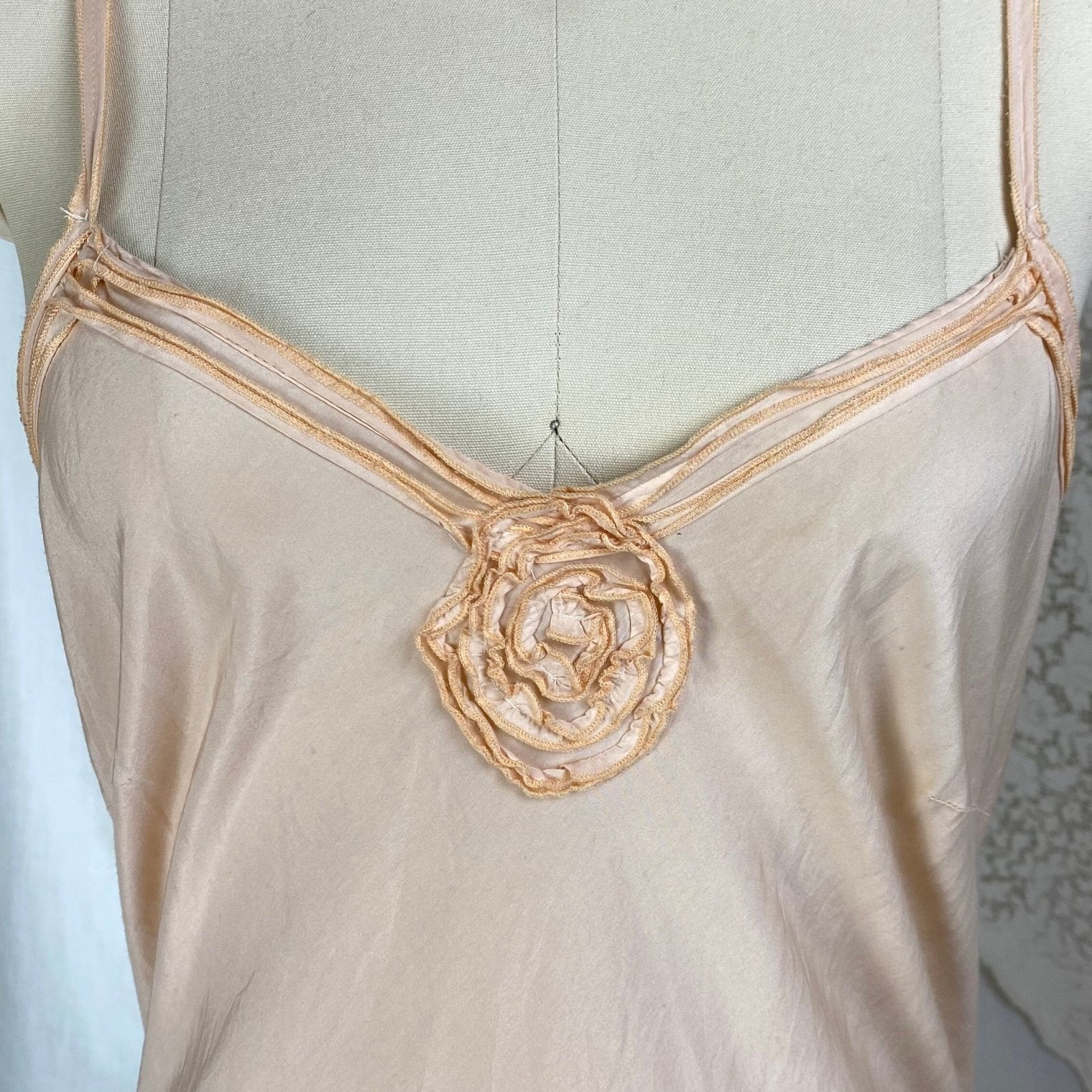 Vintage 1940's Slip | Pale Peach Silky Cotton Blend with Frilly Rose Ruffle | Size S - Daggers & Dames