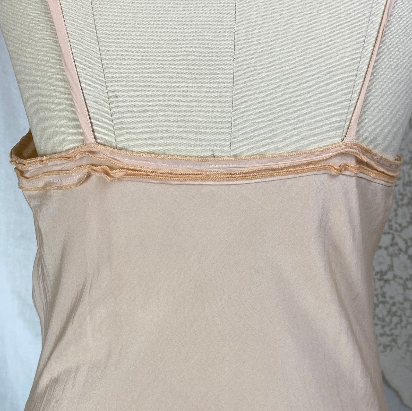 Vintage 1940's Slip | Pale Peach Silky Cotton Blend with Frilly Rose Ruffle | Size S - Daggers & Dames