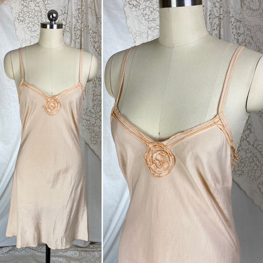 Vintage 1940's Slip | Pale Peach Silky Cotton Blend with Frilly Rose Ruffle | Size S - Daggers & Dames