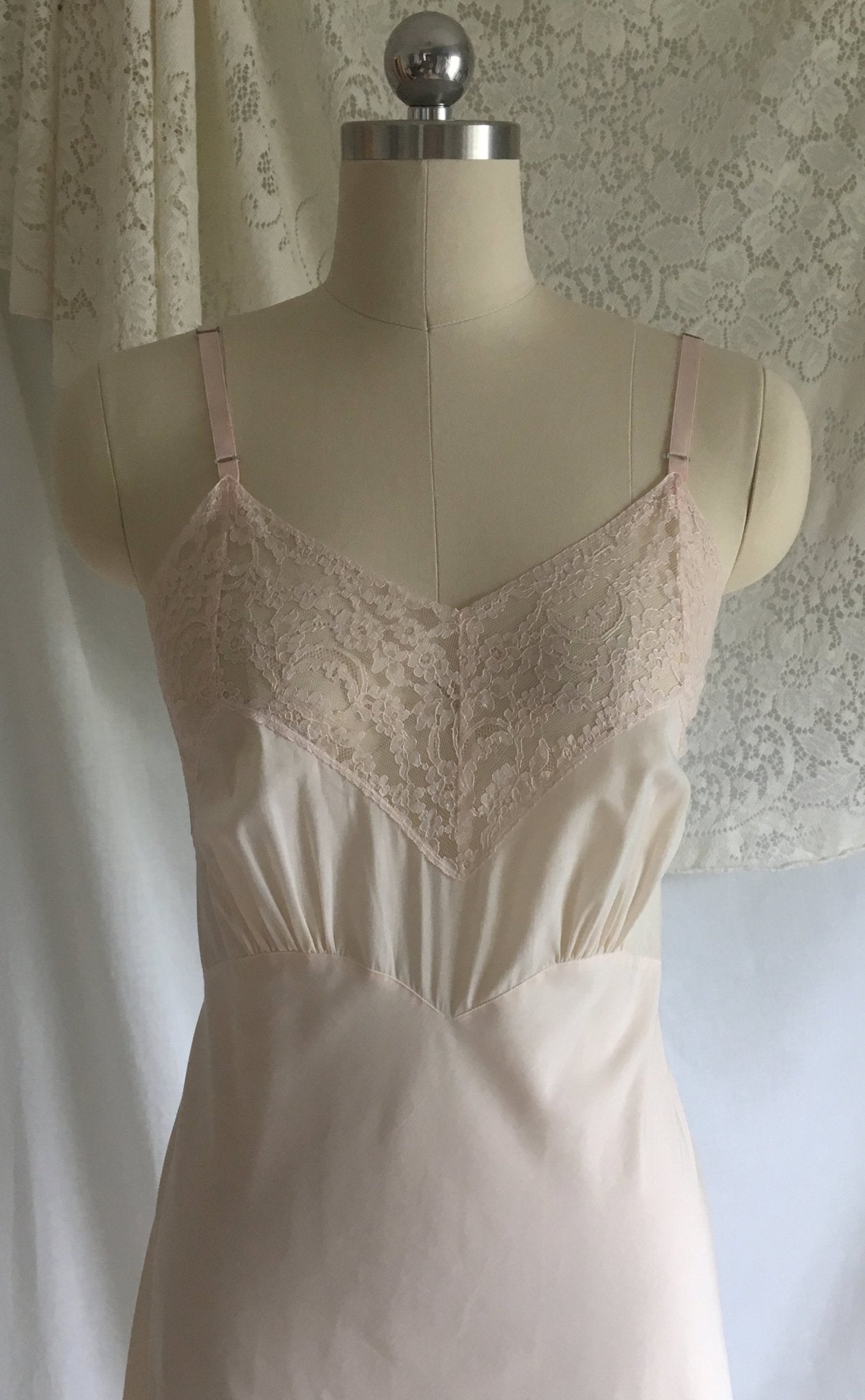 Vintage 1940's Slip | Pale Pink Cotton with Nylon & Lace Bias Cut Bodice | Fischer Heavenly Lingerie | Size M, LG - Daggers & Dames