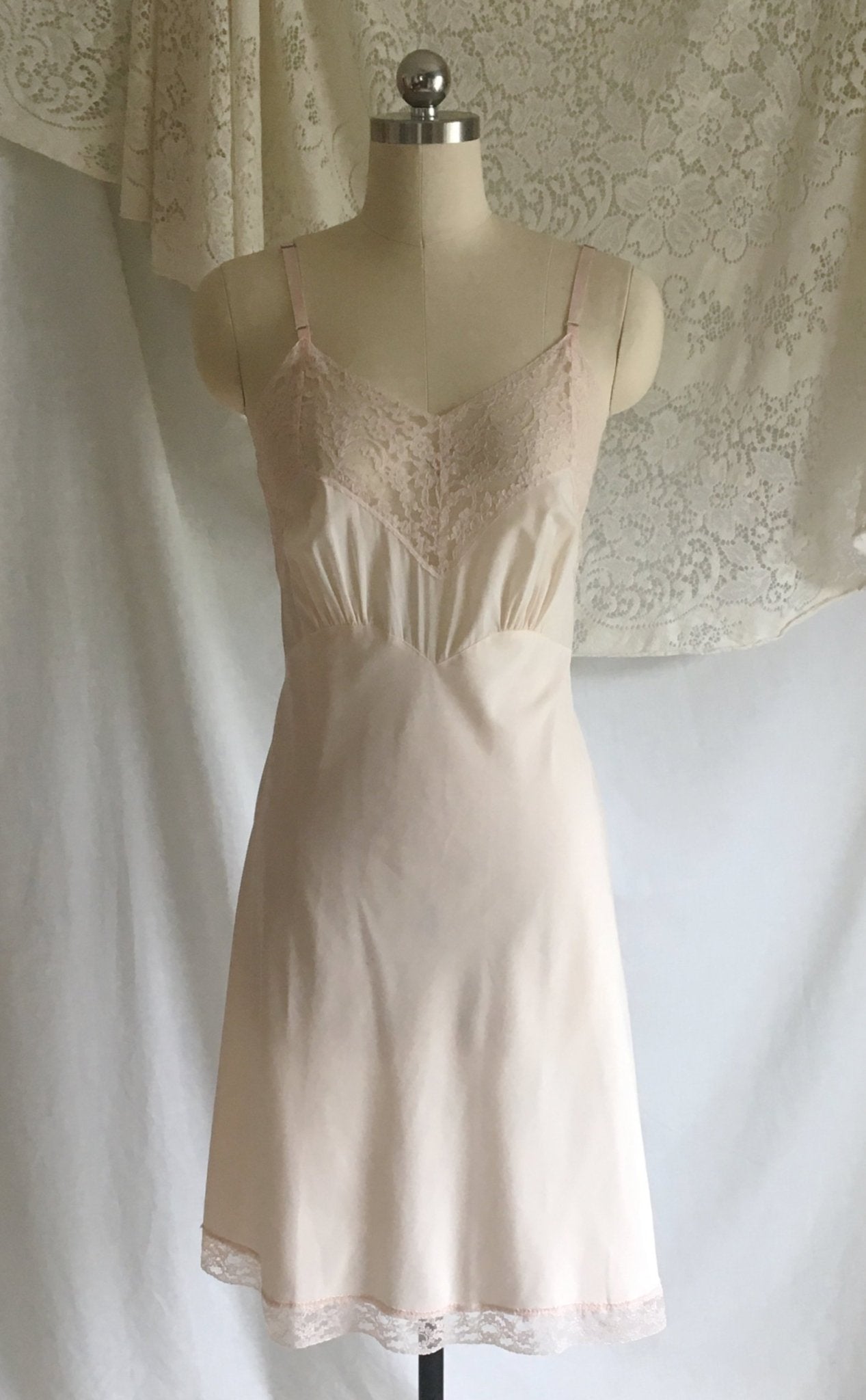 Vintage 1940's Slip | Pale Pink Cotton with Nylon & Lace Bias Cut Bodice | Fischer Heavenly Lingerie | Size M, LG - Daggers & Dames