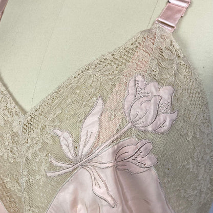 Vintage 1940's Slip | Pale Powder Pink Rayon with Ivory Lace & Floral Appliqué | Size 34 Bust, S, M | Rhythm Lingerie - Never Worn - Daggers & Dames