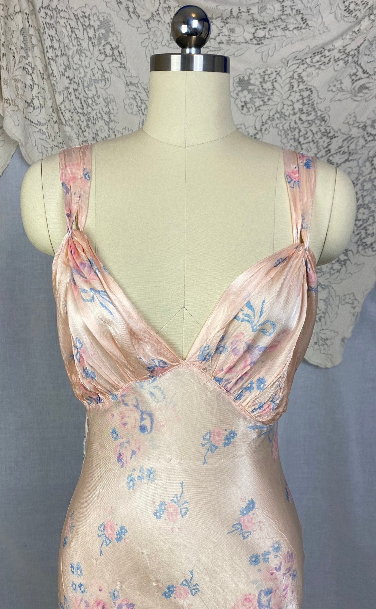 Vintage 1940's Slip | Pale Powder Pink with Floral Print & Chain Link Straps | Size 34-36 Bust, S, M - Daggers & Dames