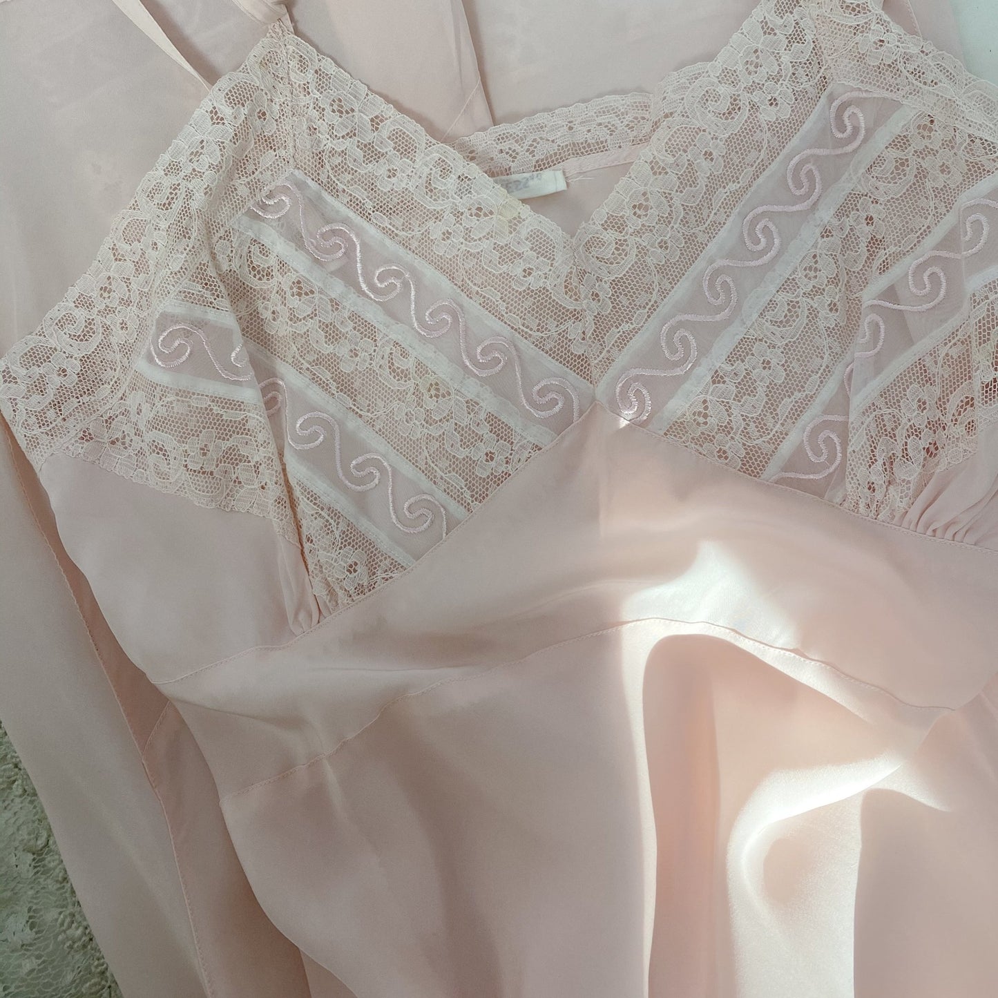 Vintage 1940's Slip | Palest Pink Rayon with White Chiffon & Embroidery | Size LG, XL | Strainless Never Worn - Daggers & Dames