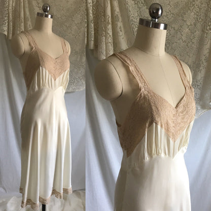 Vintage 1940's Slip | Pearl White Rayon Satin with Ecru Lace | Size XS, S Petite - Daggers & Dames