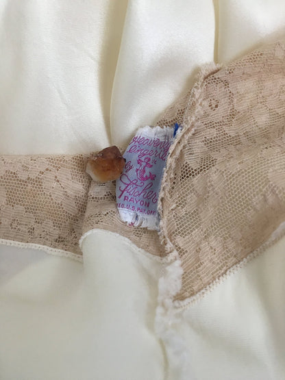 Vintage 1940's Slip | Pearl White Rayon Satin with Ecru Lace | Size XS, S Petite - Daggers & Dames