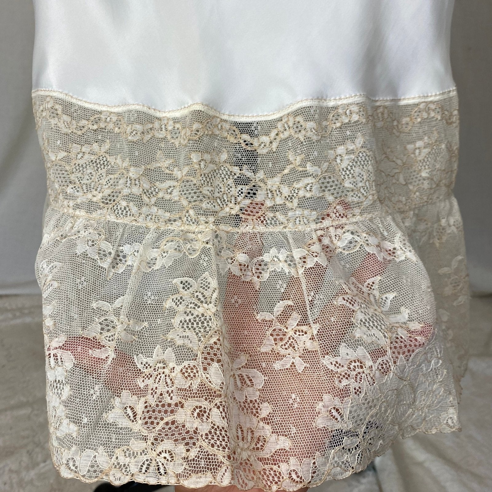 Vintage 1940's Slip | Pearly White Rayon Satin with Warm Nude Cotton Lace & Floral Appliques | Size S, M | Perlcrest -Never Worn - Daggers & Dames