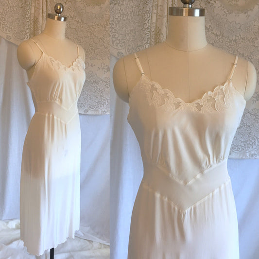 Vintage 1940's Slip | Sheer White Rayon with Tulle Inserts & Filigree Embroidery | Laros | Size XS - Daggers & Dames
