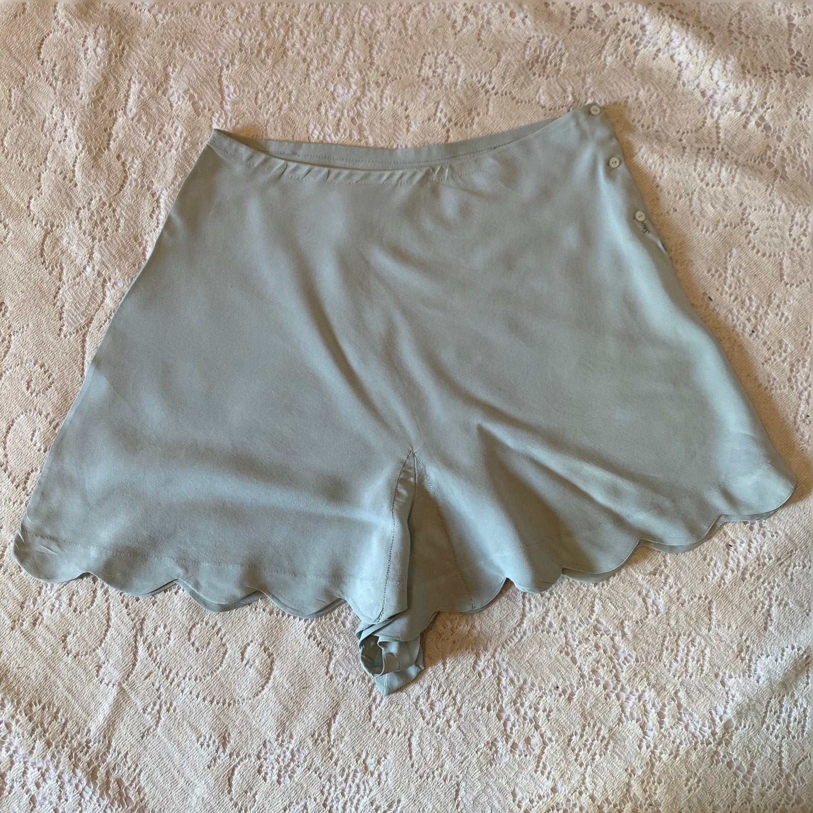 Vintage 1940's Tap Pants | Hand Stitched Pastel Blue Silk Crepe with Scalloped Hem | Size XS | Elizabeth Arden - Daggers & Dames