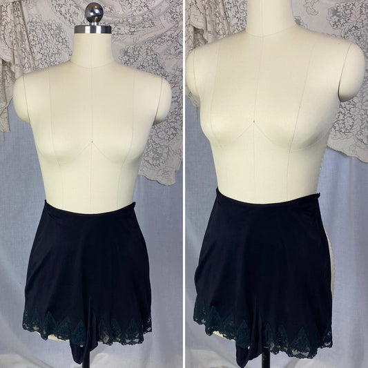 Vintage 1940's Tap Pants | Inky Black Rayon Knit with Lace | Size XS | Vanity Fair - Daggers & Dames