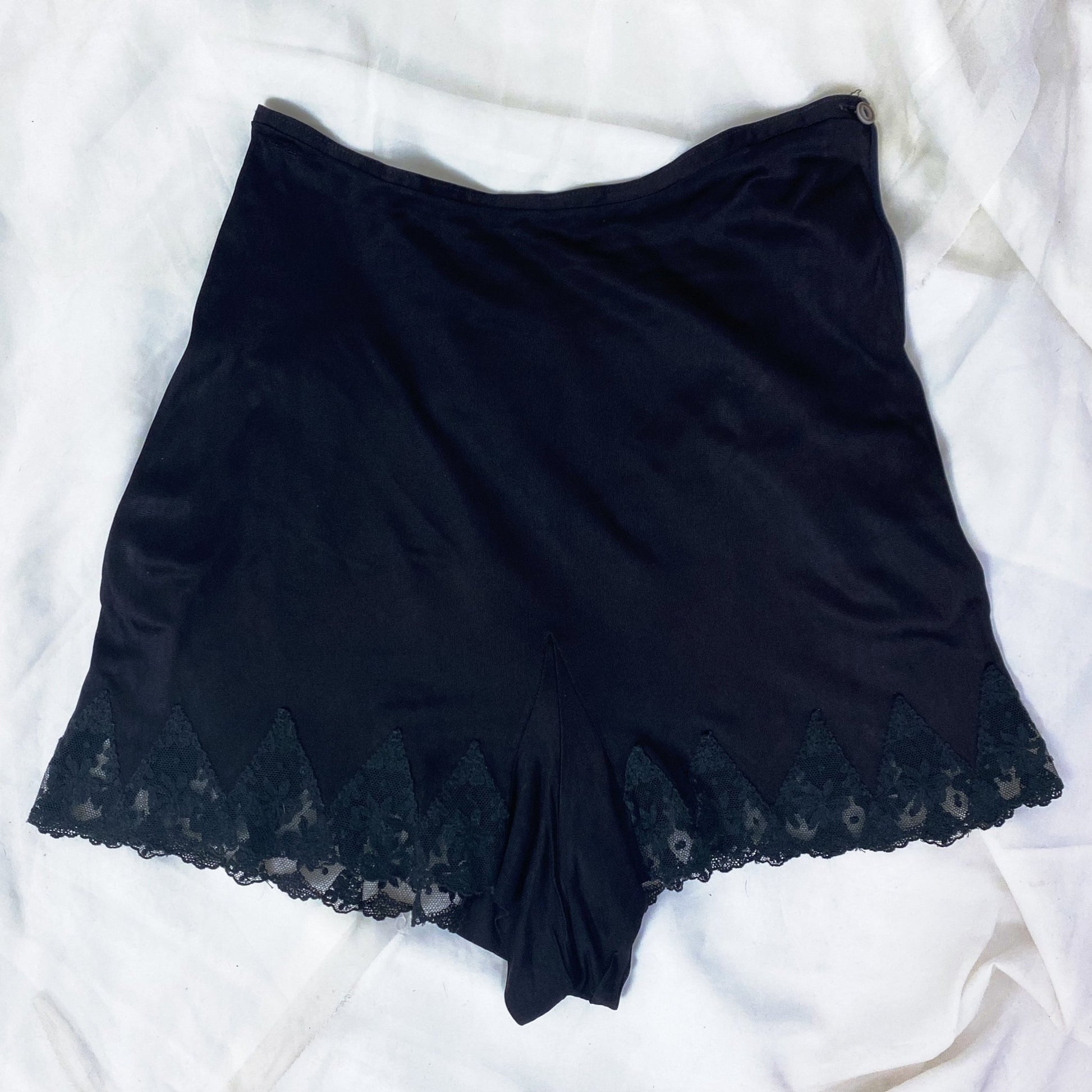 Vintage 1940's Tap Pants | Inky Black Rayon Knit with Lace | Size XS | Vanity Fair - Daggers & Dames