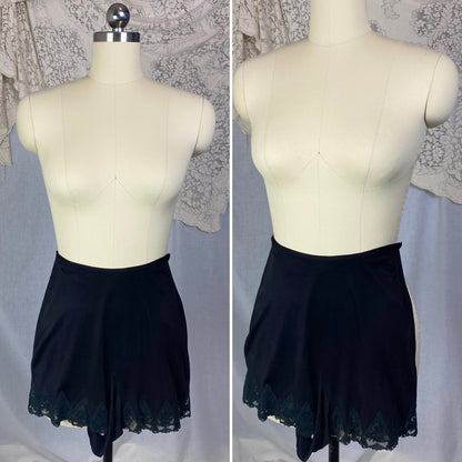 Vintage 1940's Tap Pants | Inky Black Rayon Knit with Lace | Size XS | Vanity Fair - Daggers & Dames