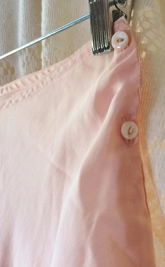 Vintage 1940's Tap Pants | Peach Silky Rayon with Ecru Lace | Bias Cut | High Waist Tap Panties | Size XS - S - Daggers & Dames