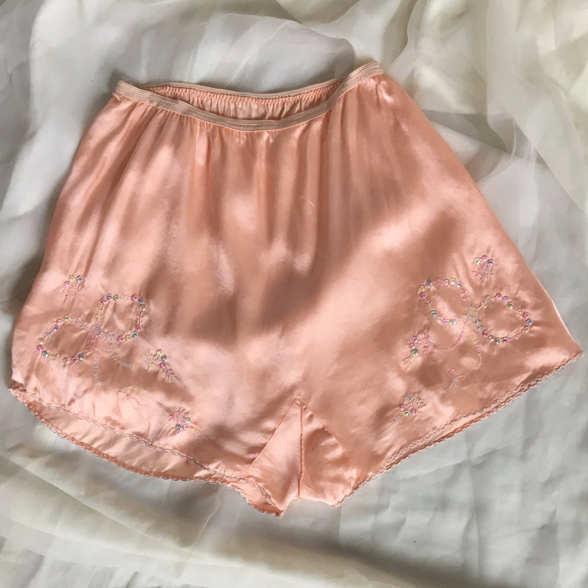 Vintage 1940's Tap Pants | Pink Silk & Rayon Blend with Embroidery | New Old Stock | Size XSM - SM - Daggers & Dames