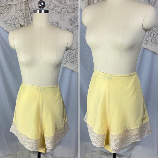 Vintage 1940's Tap Pants | Rich Butter Yellow Rayon with Ivory Lace | Size S, M | Countess Lynn - Daggers & Dames