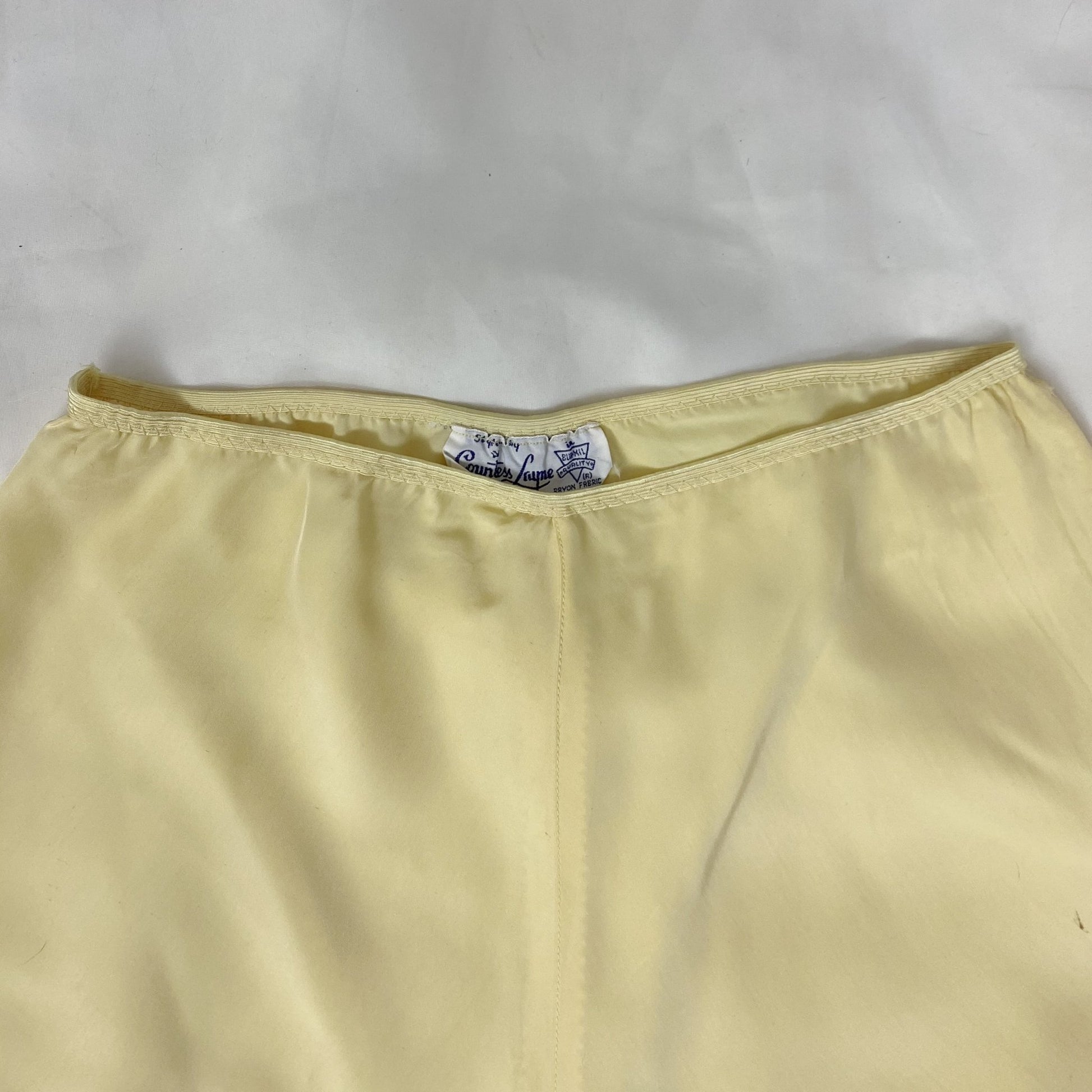 Vintage 1940's Tap Pants | Rich Butter Yellow Rayon with Ivory Lace | Size S, M | Countess Lynn - Daggers & Dames