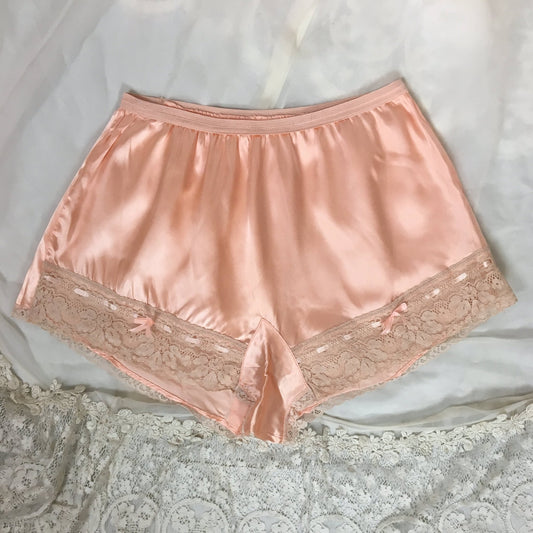 Vintage 1940's Tap Pants | Rose Gold Pink Rayon Satin with Lace & Satin Ribbon Bows | New without Tags | Size SM - Daggers & Dames