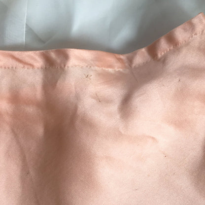 Vintage 1940's Tap Pants | Rose Gold Pink Silk with Lace Appliques & Embroidery | Bonwit Teller | Size S - Daggers & Dames