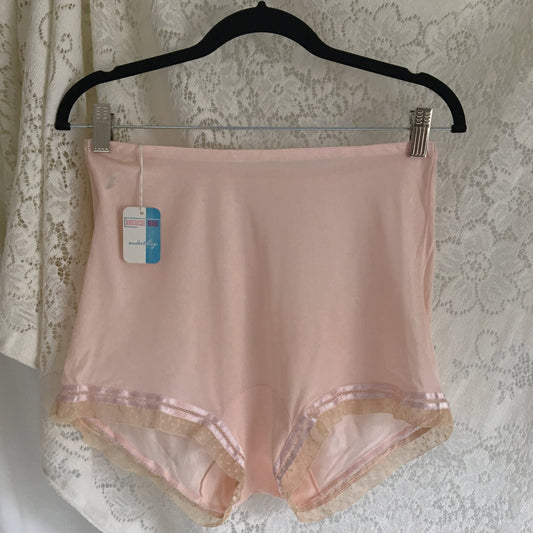 Vintage 1940's Tap Pants | Silky Light Pink Rayon with Lace with Ribbon Hem | Wonder Maid -New with Tags | Size M - Daggers & Dames