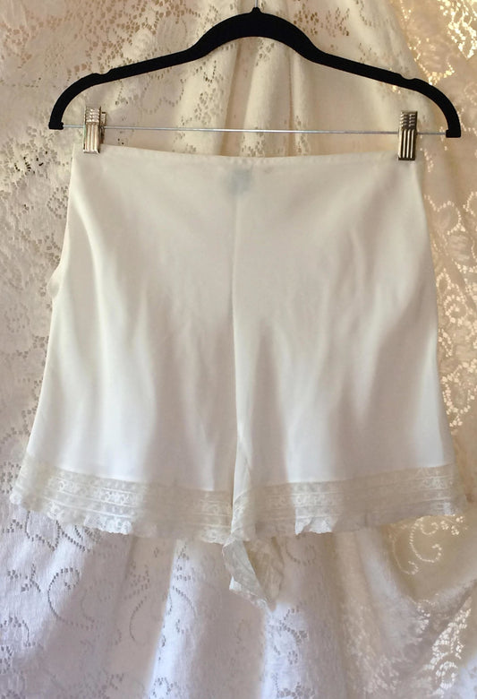 Vintage 1940's White Tap Pants by Trillium - Daggers & Dames