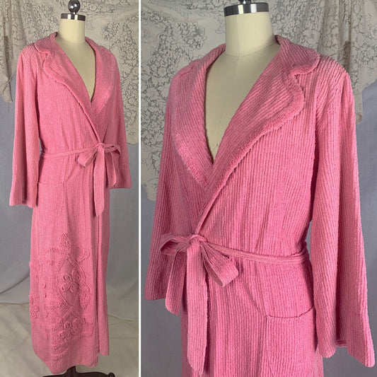 Vintage 1950's Bathrobe | Bright Pink Candlewick Chenille with Floral Swirl Tufts | Size LG - Daggers & Dames