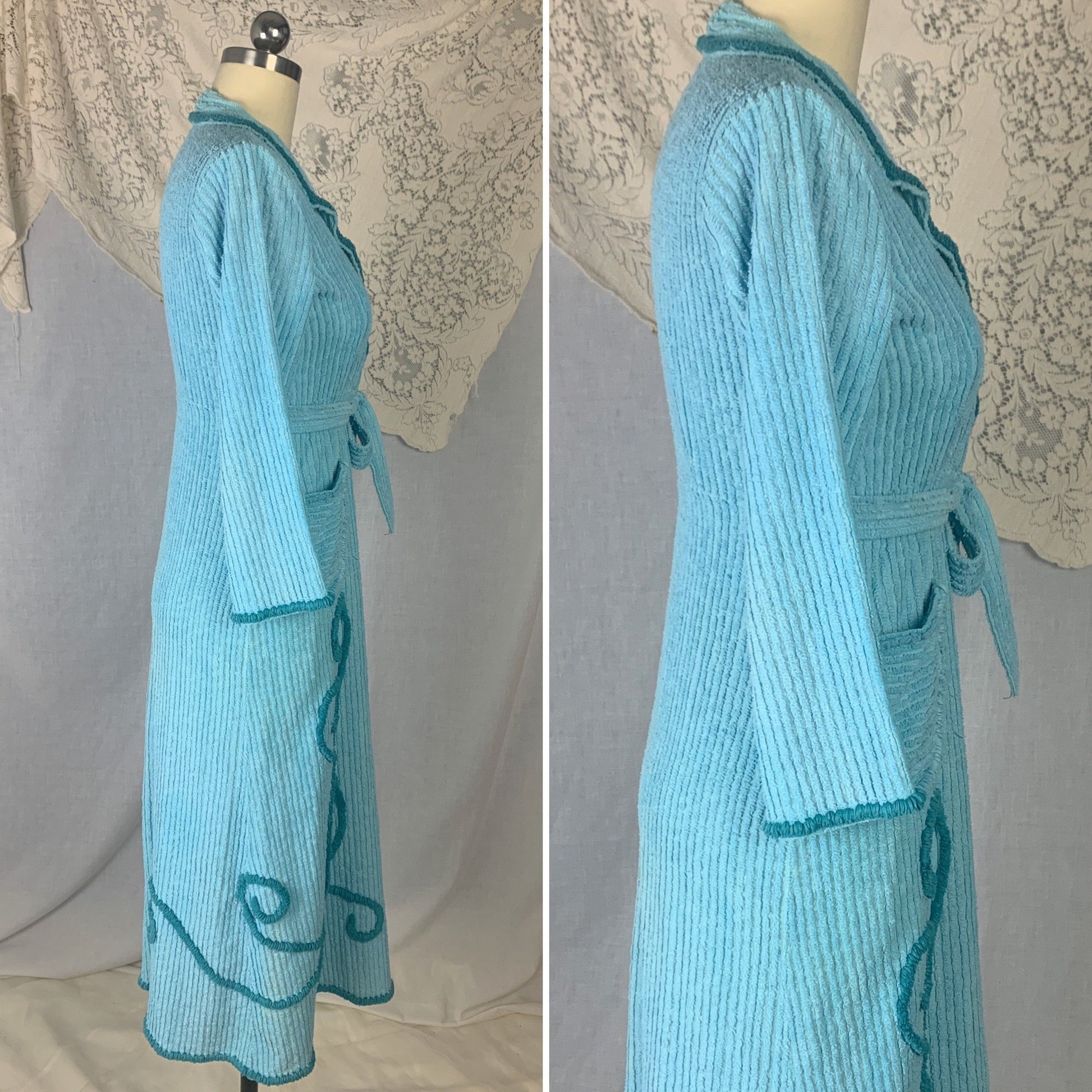 Vintage 1950's Bathrobe | Sky Blue Candlewick Chenille with Cerulean Floral Swirl Tufts | Size XS Petite - Daggers & Dames