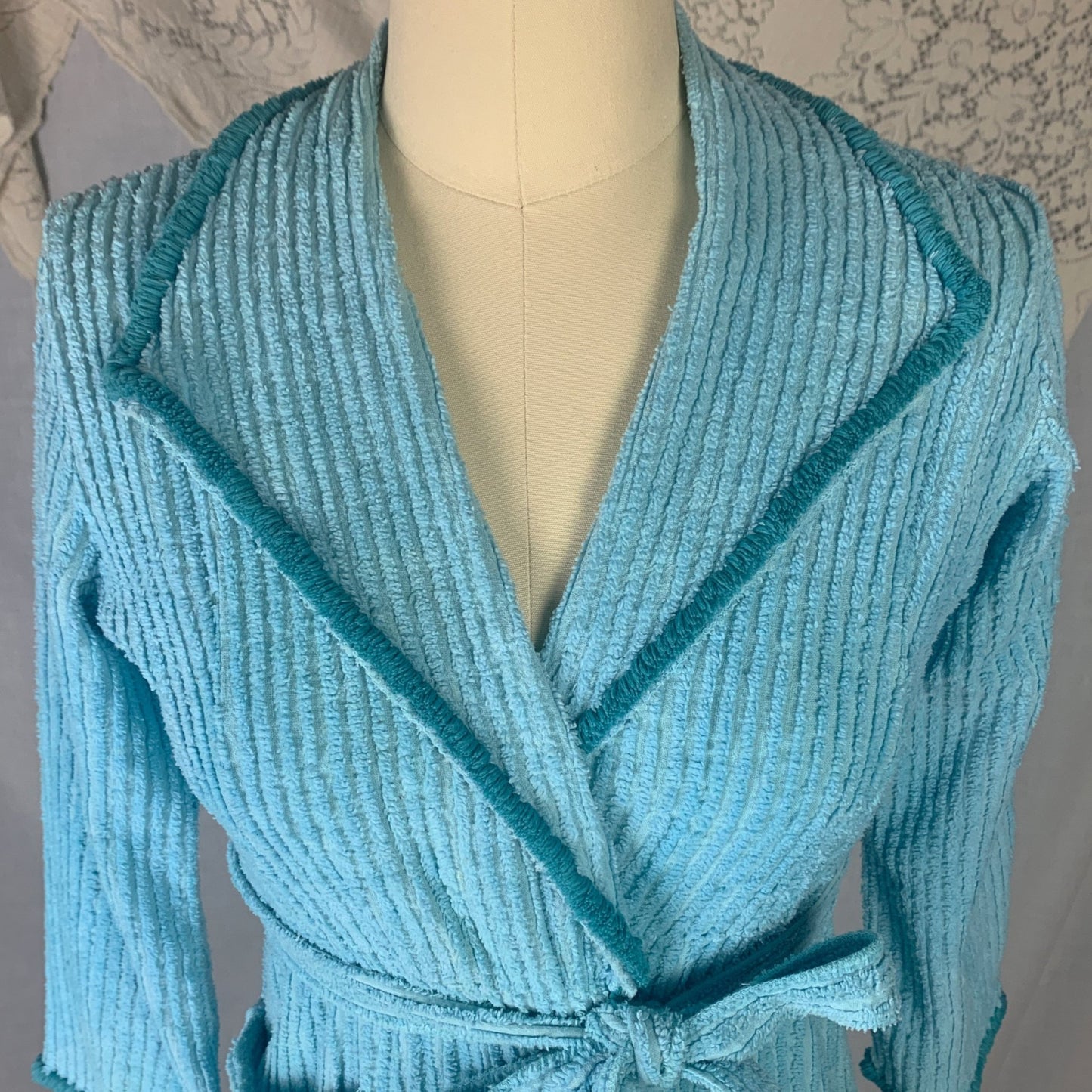 Vintage 1950's Bathrobe | Sky Blue Candlewick Chenille with Cerulean Floral Swirl Tufts | Size XS Petite - Daggers & Dames