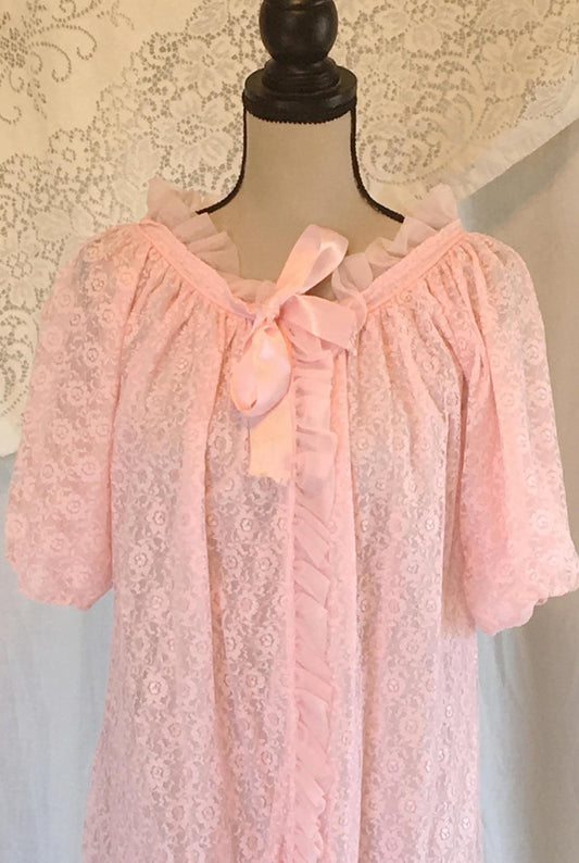 Vintage 1950’s Bubblegum Pink Lace Robe by Ginsburg - Daggers & Dames