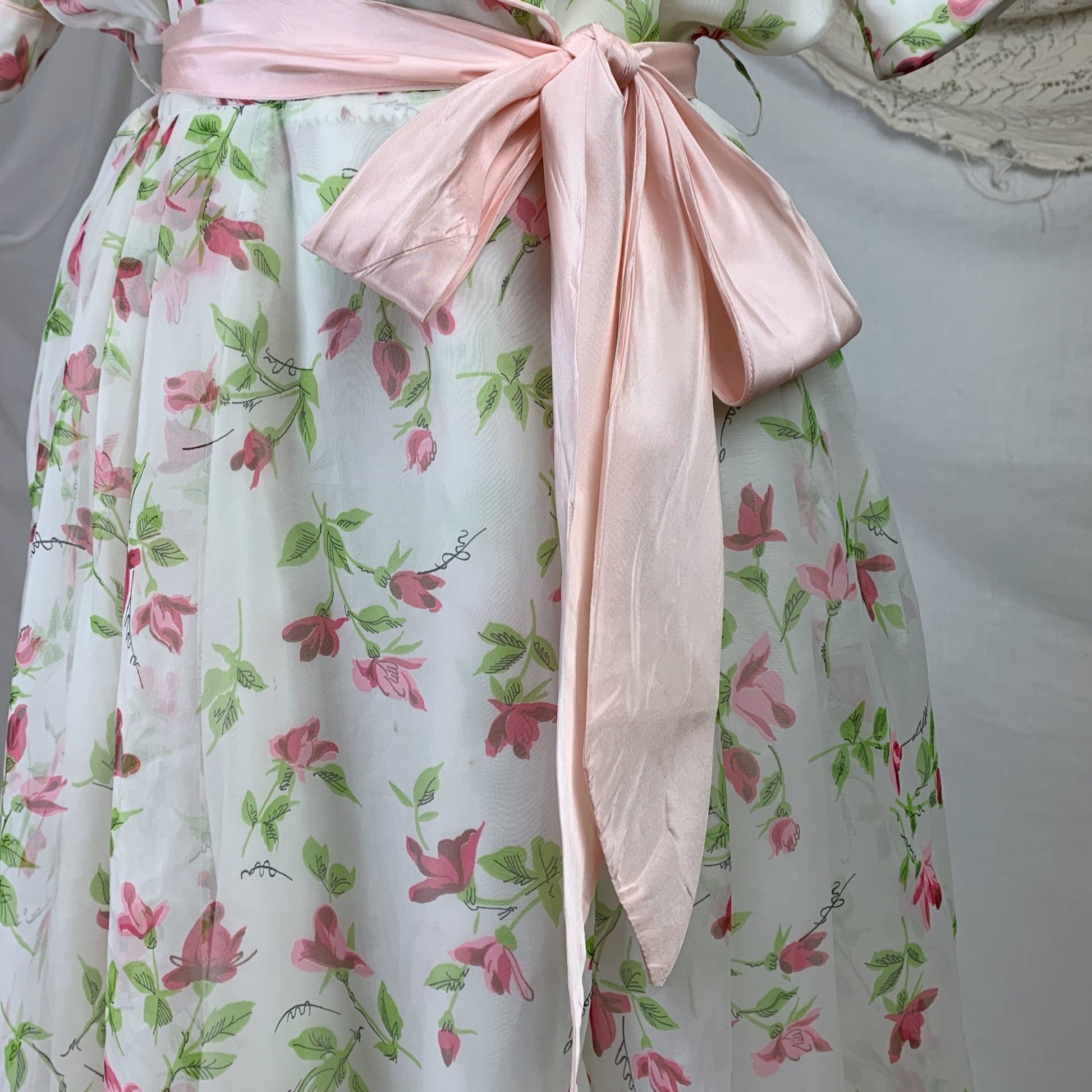 Vintage 1950's Dressing Gown Robe | Sheer White Nylon Chiffon with Pin Daggers & Dames Vintage 1950's Dressing Gown Robe | Sheer White Nylon Chiffon with Pin Daggers & Dames