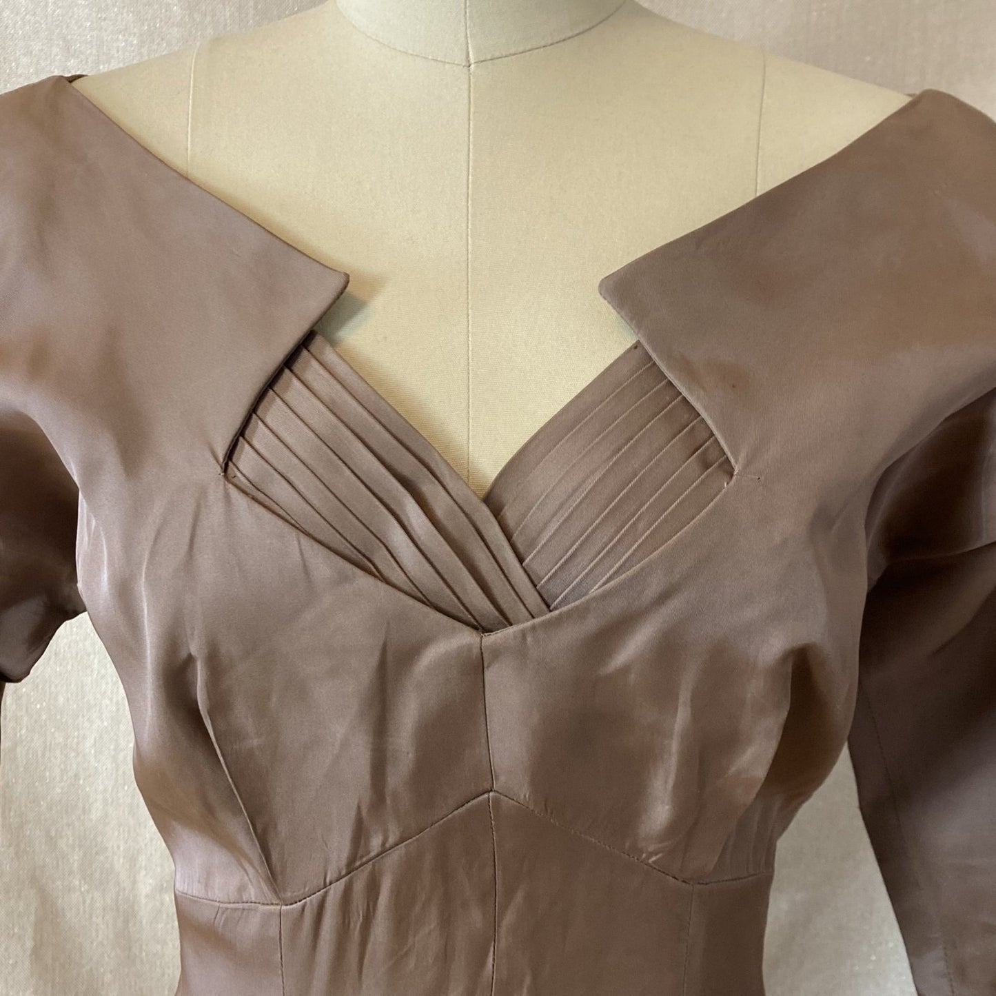Vintage 1950's Full Swing Party Dress | Warm Taupe Taffeta with Large Bow & Portrait Neckline | Size 38 Bust, M/LG | Leslie Fay - Daggers & Dames