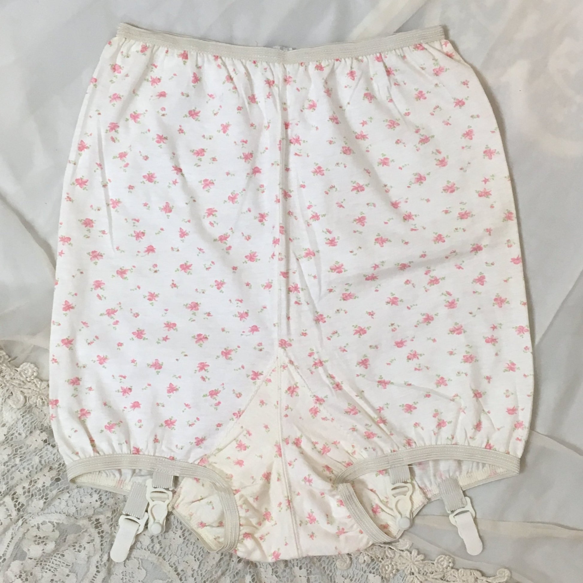 Vintage 1950's Garter Panties | High Waist Soft White Cotton with Pink Floral Print & Detachable Garters | Knit'ns | Size SM - Daggers & Dames