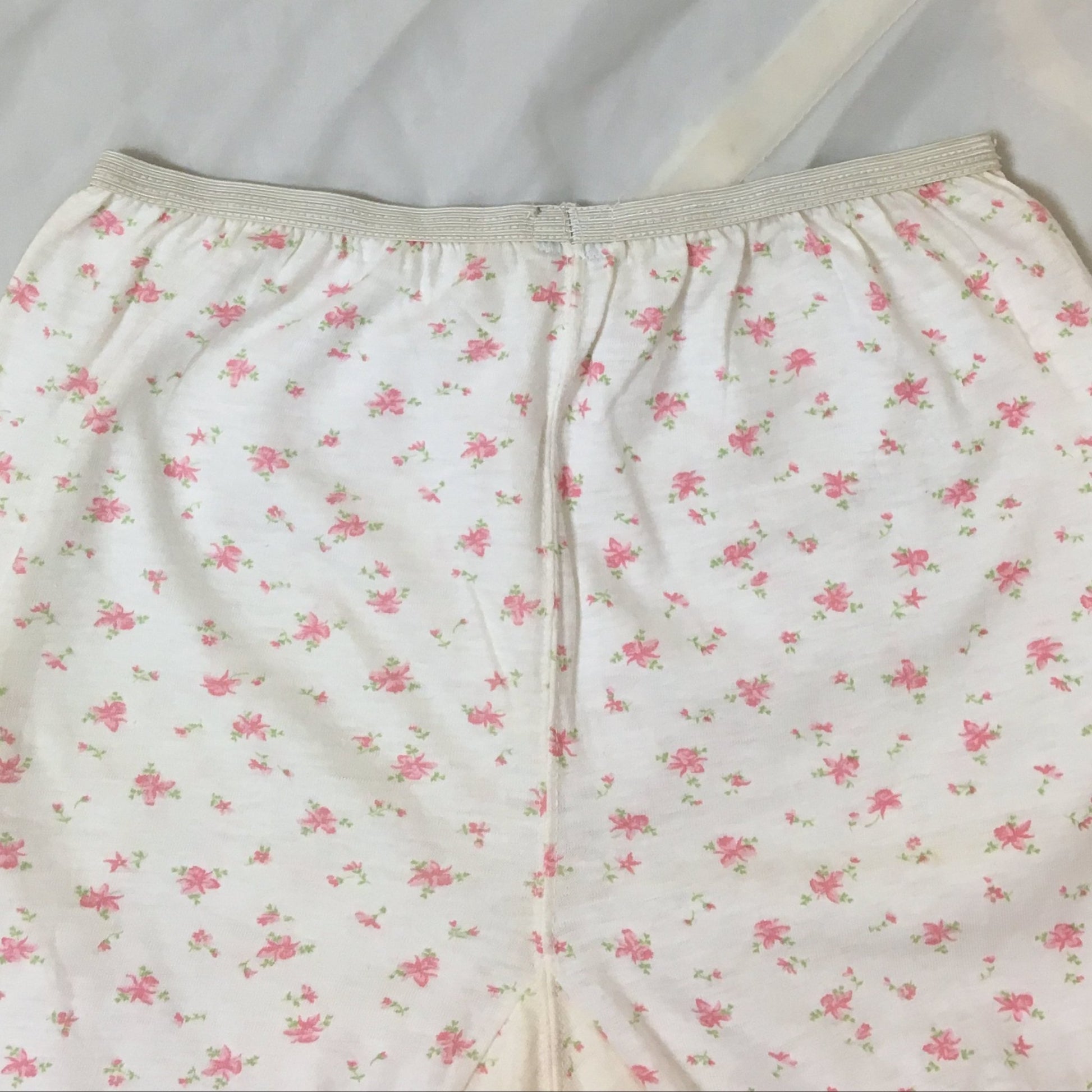 Vintage 1950's Garter Panties | High Waist Soft White Cotton with Pink Floral Print & Detachable Garters | Knit'ns | Size SM - Daggers & Dames