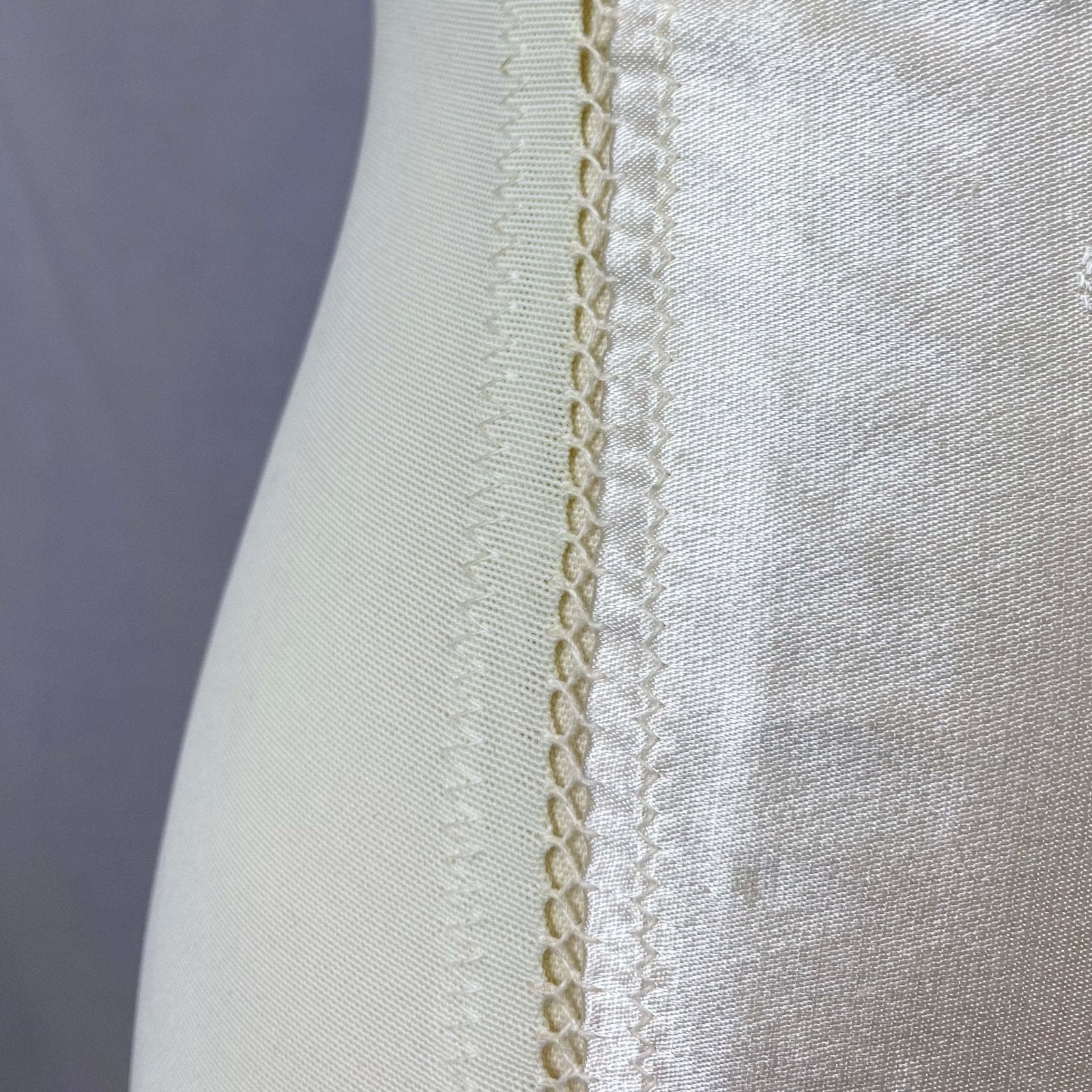 Vintage 1950's Girdle | White Satin with Clover Embroidery & Elastic Mesh | Size XS, S | Jantzen - Daggers & Dames