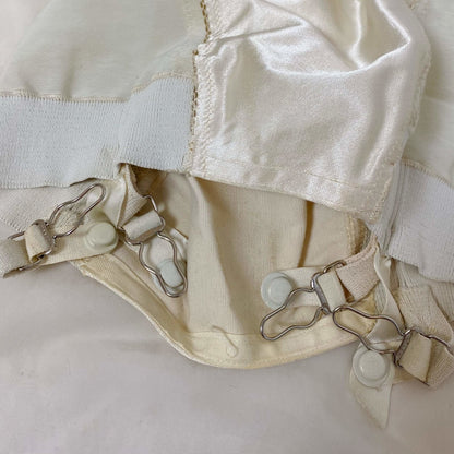 Vintage 1950's Girdle | White Satin with Clover Embroidery & Elastic Mesh | Size XS, S | Jantzen - Daggers & Dames
