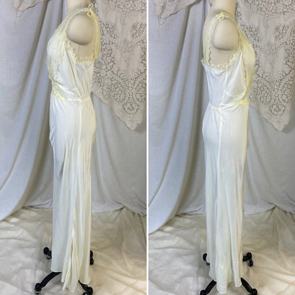 Vintage 1950's Nightgown | Pale Pastel Yellow Rayon with Nylon Chiffon | Size M | Charmode - Daggers & Dames