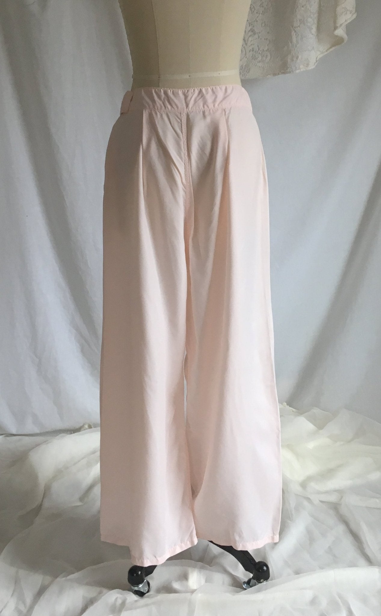 Vintage 1950's Pajama Set | Pale Pink Rayon with Burgundy Trim & Fringe Tie Waist | Ladies Pajamas | Lady Berkleigh | Size SM - M - Daggers & Dames