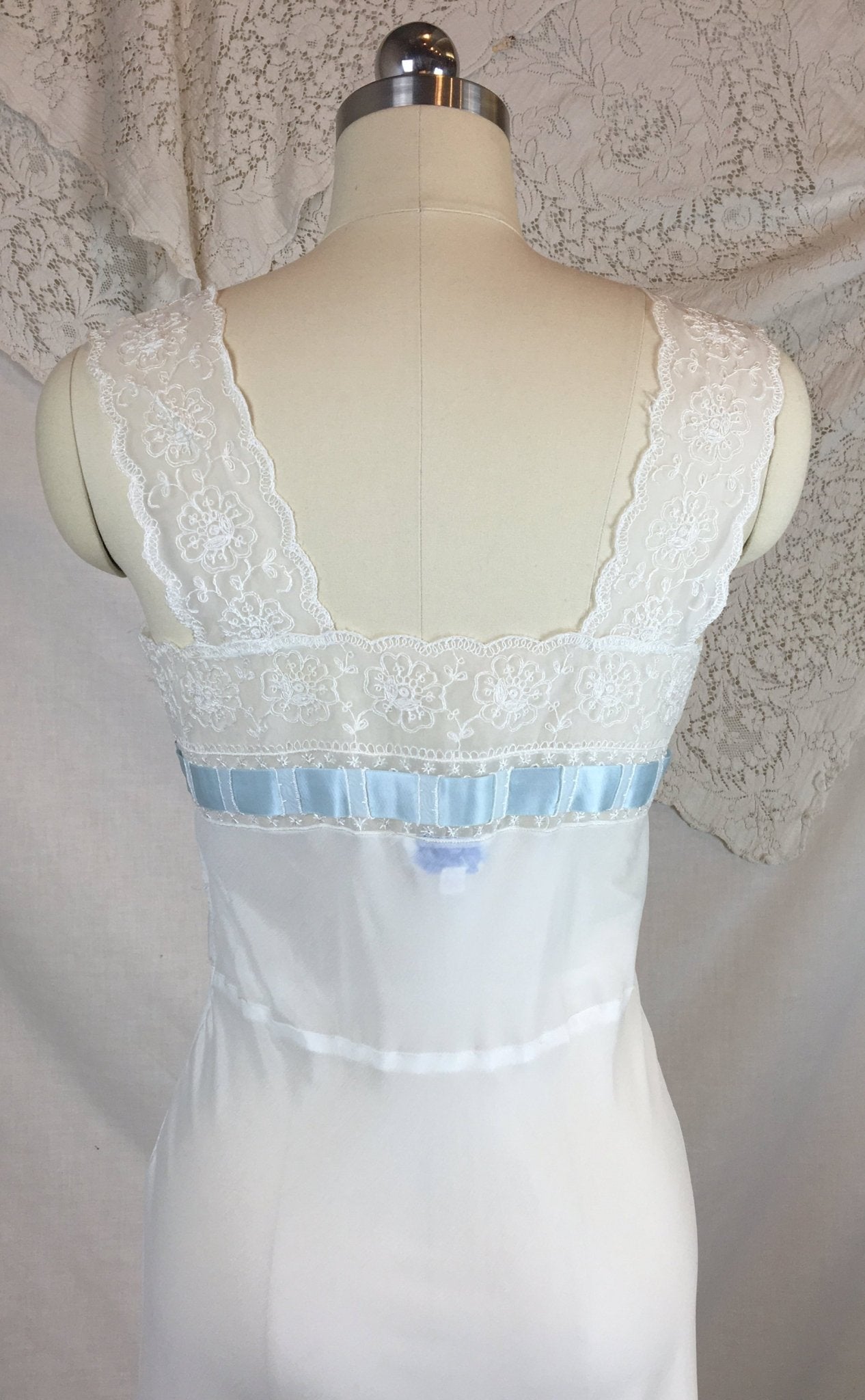 Vintage 1950's Peignoir Set | White Crisp Nylon with Sheer Embroidered Chiffon & Blue Ribbon | Chevette | Size S - Daggers & Dames