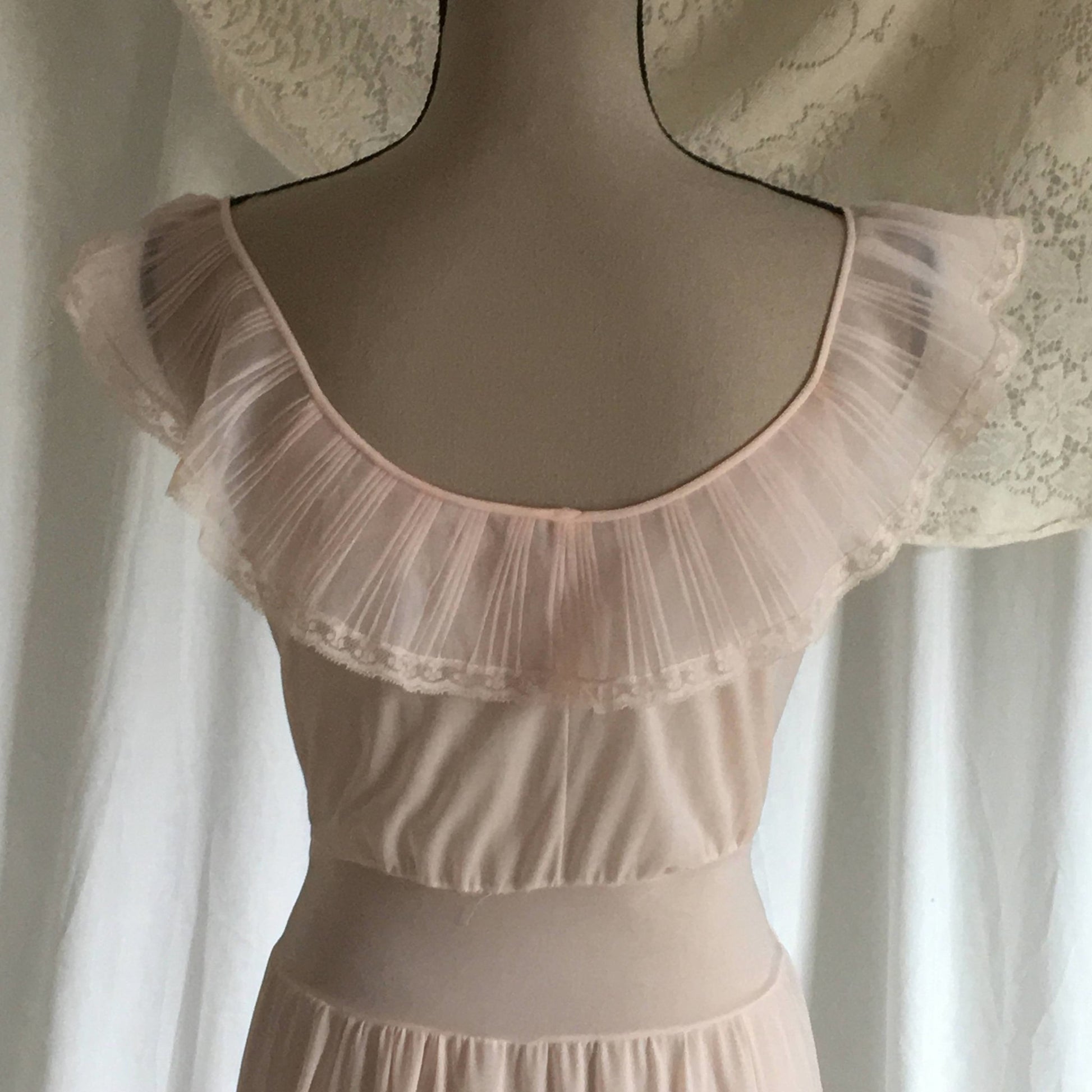 Vintage 1950's Powder Pink Night Gown by Van Raalte - Daggers & Dames