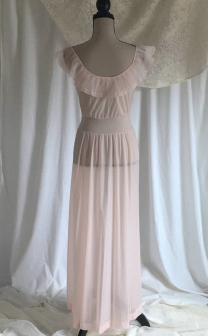 Vintage 1950's Powder Pink Night Gown by Van Raalte - Daggers & Dames