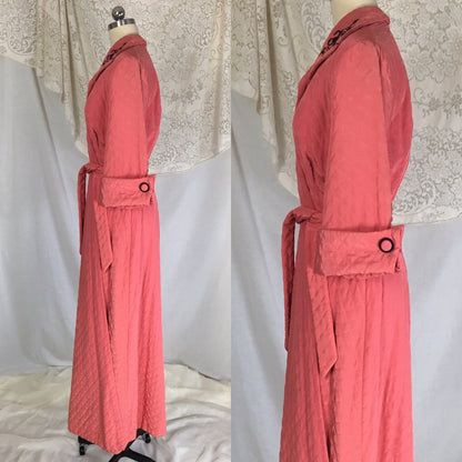 Vintage 1950's Robe | Size LG | Creamy Rose Pink Quilted Cold Rayon with Black Embroidery & Belled Sleeves - Daggers & Dames