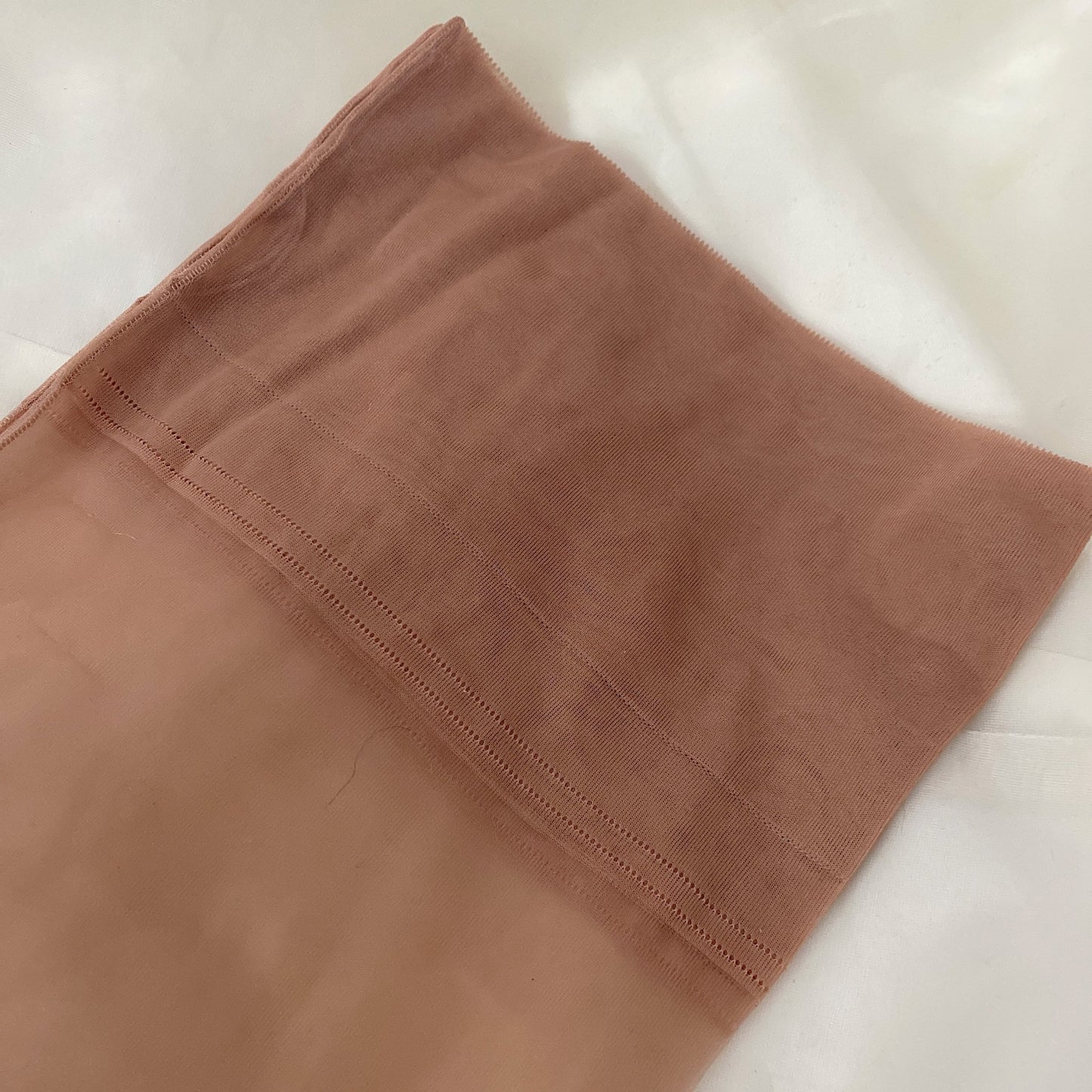 Vintage 1950's Stockings | Full Fashioned Nude Nylon with Exposed Seams & Original Box | Size 10, 10.5, 11 | Cha-Mil - Daggers & Dames