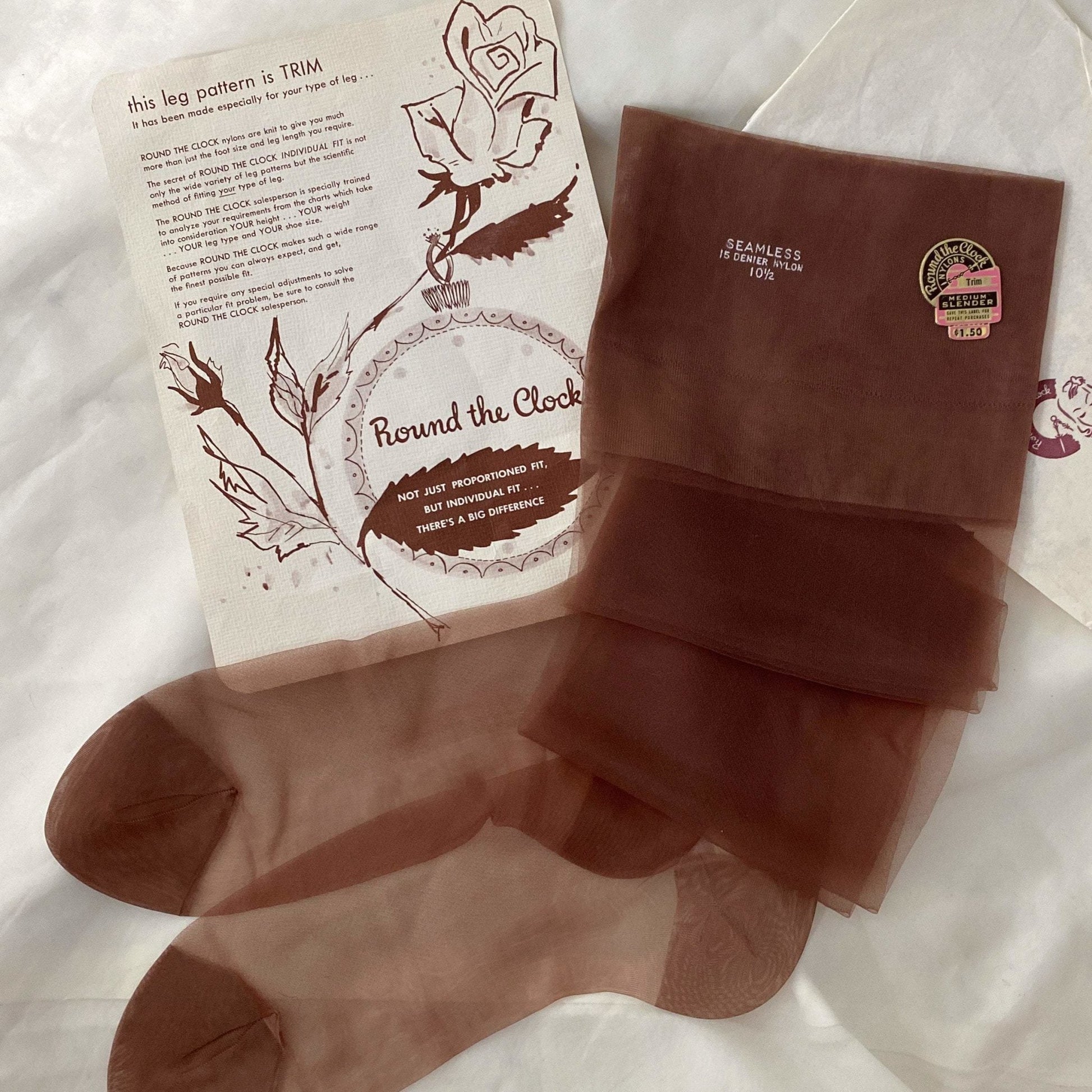 Vintage 1950's Stockings | Seamless Nude Diamond Mesh Nylon | Size 9.5, 10, 10.5 | Round the Clock - Daggers & Dames