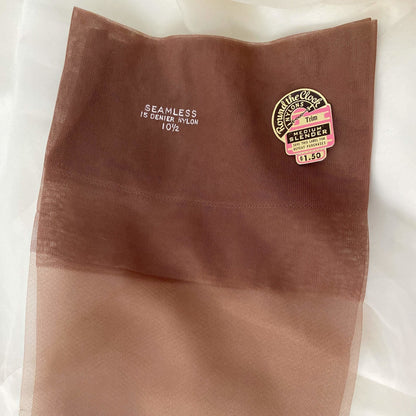 Vintage 1950's Stockings | Seamless Nude Diamond Mesh Nylon | Size 9.5, 10, 10.5 | Round the Clock - Daggers & Dames