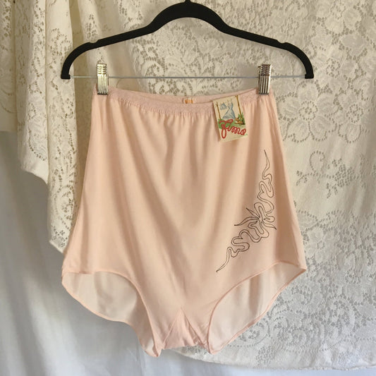 Vintage 1950's Tap Pants | Powder Pink Nylon with Black Embroidery | New Old Stock | High Waist Panties | Italian Lingerie | Size M - Daggers & Dames