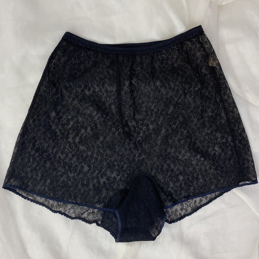 Vintage 1950's Tap Pants | Sheer Black Floral Nylon Lace | Size XS, S | Luxite by Hole Proof - Daggers & Dames