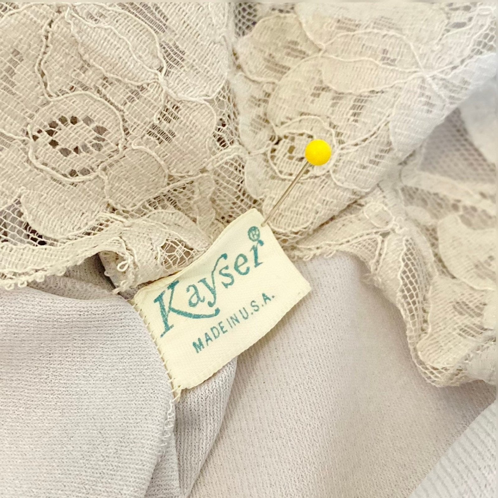 Vintage 1960's Babydoll Nightgown & Peignoir Set | Dove Gray Nylon with Ivory Floral Lace | Size S | Kayser - Daggers & Dames